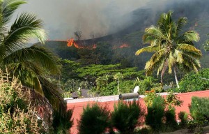 Le feu qui menaçait Mahinarama et Super Mahina a été maîtrisé jeudi à 00h © Cédric VALAX