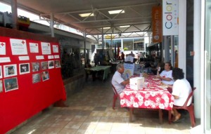 La tenue des stands par les associations © Tamara SENTIS