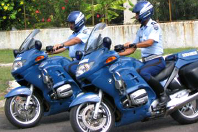 Gendarmes à motos © DR