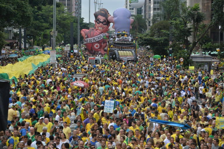 Manifestation contre la présidente du Brésil Dilma Rousseff, le 13 mars 2016 à Sao Paulo. © AFP