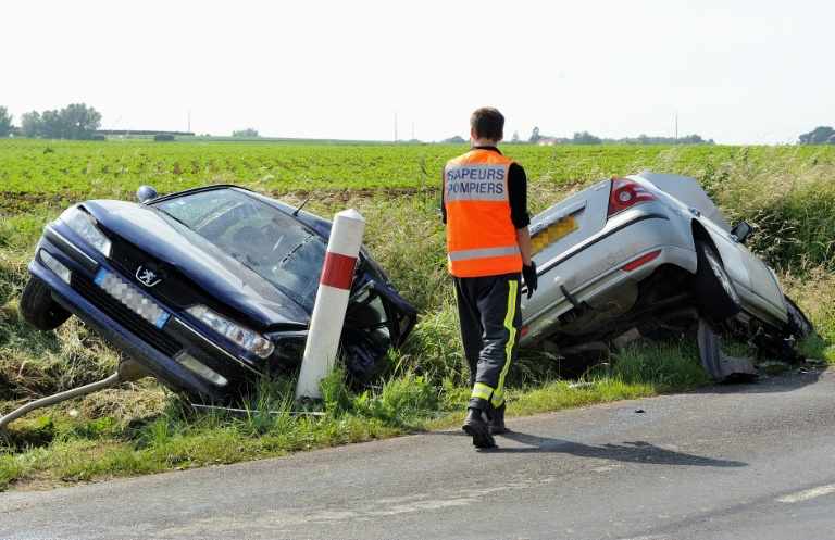 Un accident de la route, le 30 juin 2013 à Godewaersvelde (nord de la France). © AFP